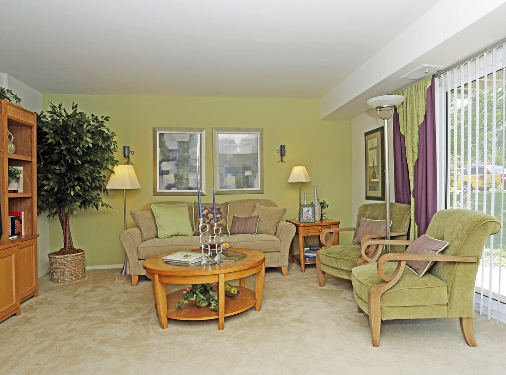 Orion Cove Apartments in Lake Orion, MI