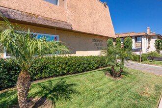 Chateau Parks Apartments in La Mesa, CA - Building Photo - Building Photo