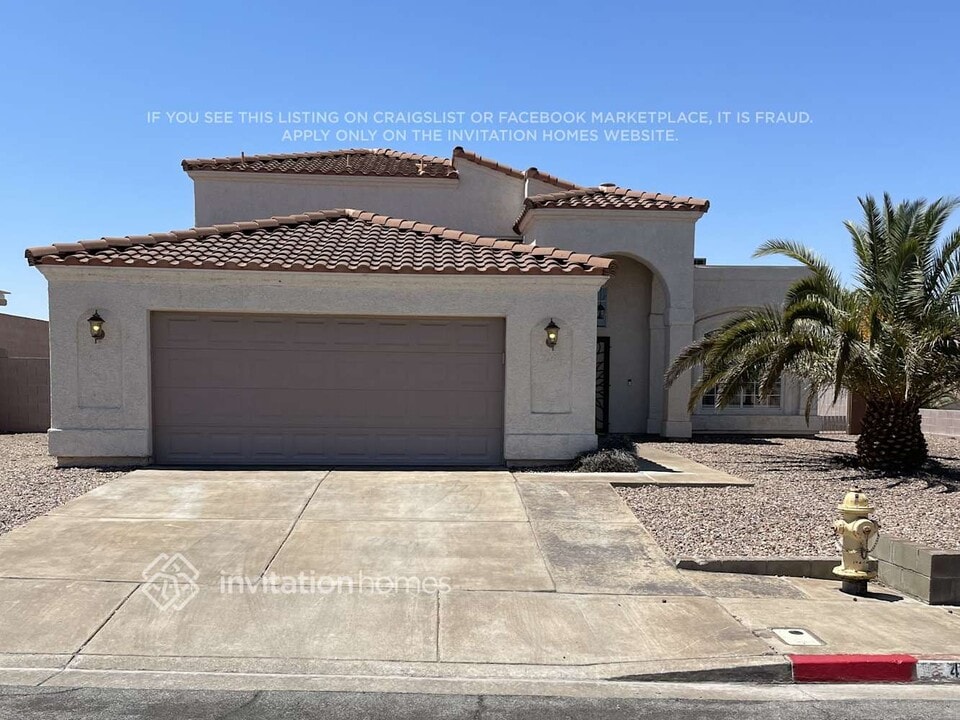 415 Opal Dr in Henderson, NV - Building Photo