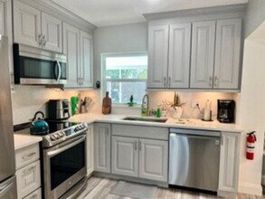 200 NE 56th St in Fort Lauderdale, FL - Building Photo - Building Photo