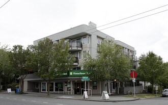 Sherman Apt in Seattle, WA - Building Photo
