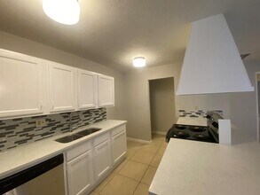 14511 Flair Dr in Houston, TX - Building Photo - Building Photo