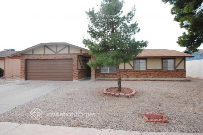 property at 3265 E Carmel Ave