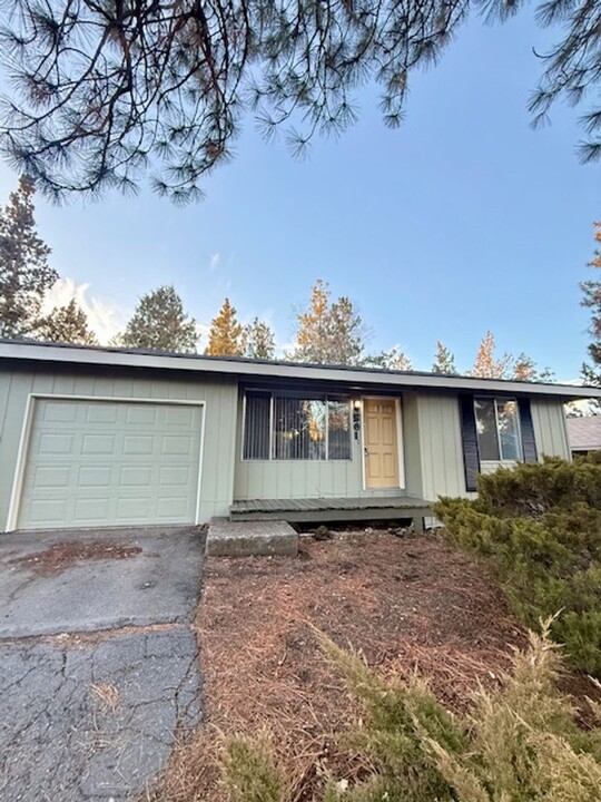 501 SE 6th St in Bend, OR - Foto de edificio
