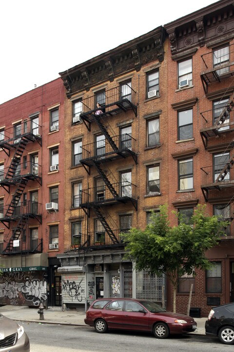 207 E 4th St in New York, NY - Foto de edificio