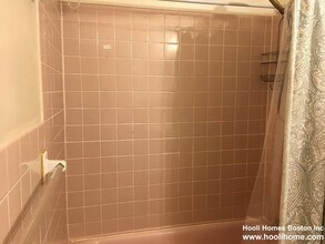 30 Lake Shore Ct in Boston, MA - Building Photo - Building Photo