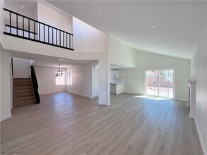 4484 Ruenda Ct in Las Vegas, NV - Foto de edificio - Building Photo