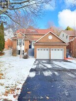 41 Broadbridge Dr in Toronto, ON - Building Photo