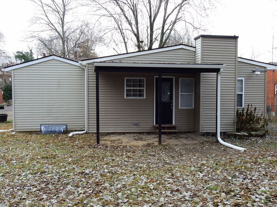 9813 East Ave in Louisville, KY - Building Photo