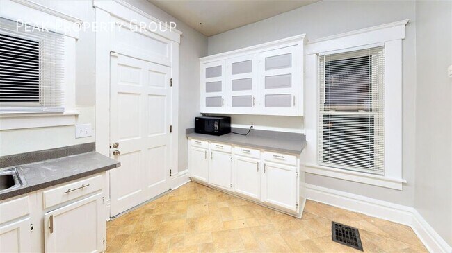 1410 Indianola Ave in Columbus, OH - Building Photo - Building Photo