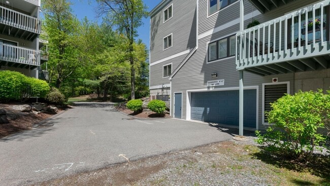 12 Ledgewood Hills Dr in Nashua, NH - Building Photo - Building Photo