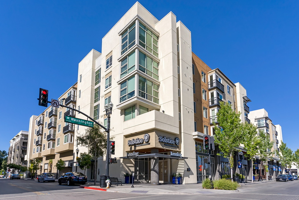 Solstice in Sunnyvale, CA - Foto de edificio