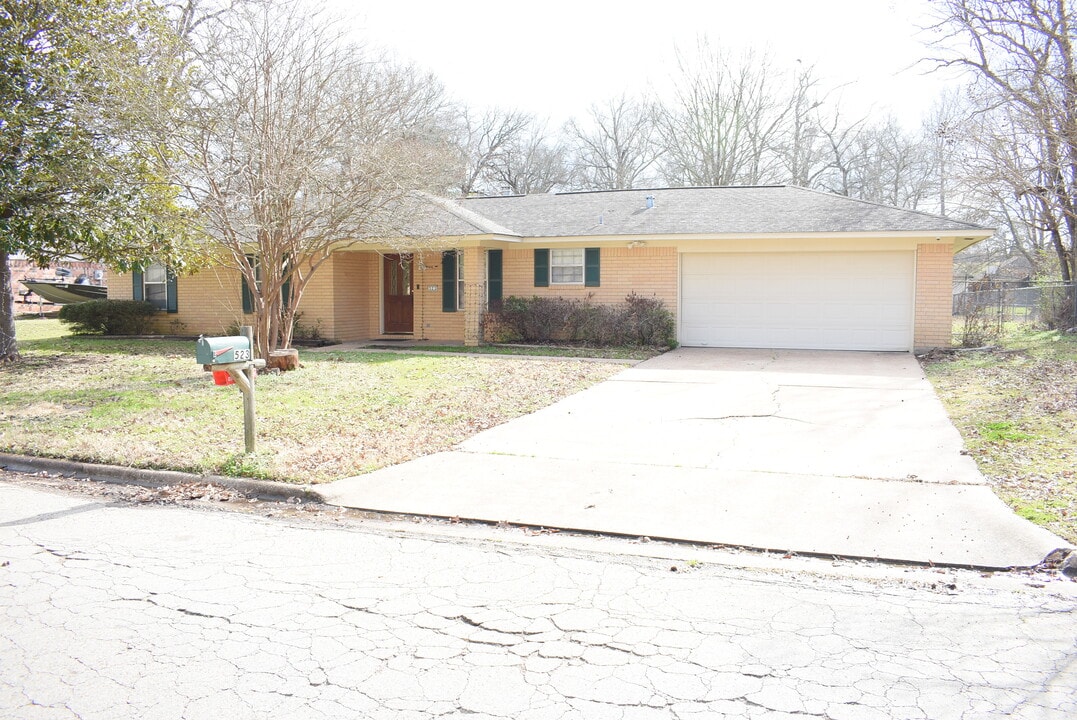 523 Arbor Oak Dr in Nacogdoches, TX - Building Photo