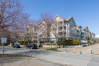 5888 Dover Cres in Richmond, BC - Building Photo - Building Photo