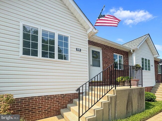 215 Westlake Blvd in Prince Frederick, MD - Building Photo - Building Photo