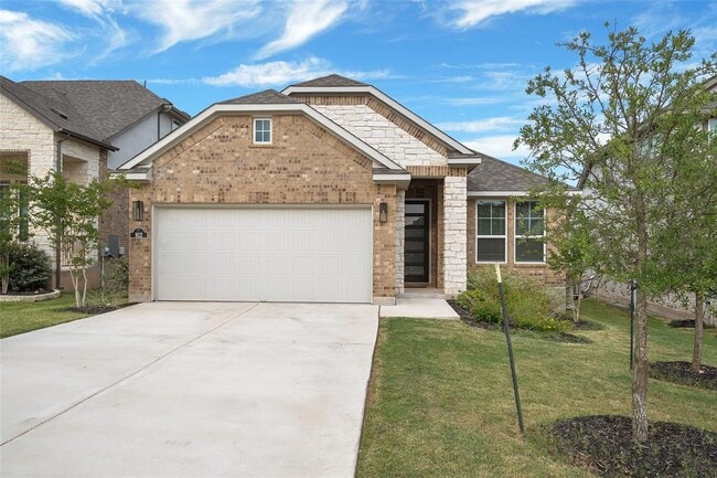 property at 912 Leaning Oak Ln