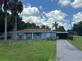 1539 Piney Rd in North Fort Myers, FL - Building Photo