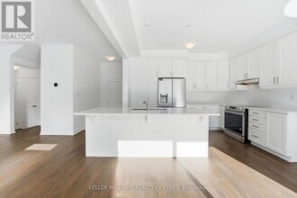 45 Mcbride Trl in Barrie, ON - Building Photo - Building Photo