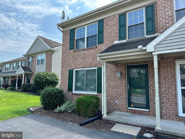 15 Windemere Ct in Elizabethtown, PA - Building Photo - Building Photo