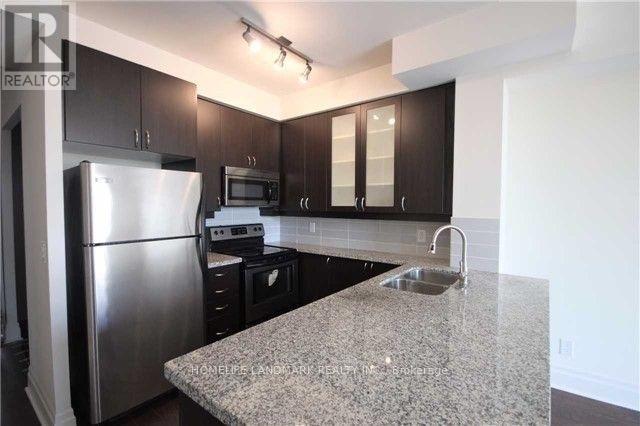 1 Upper Duke Crescent in Markham, ON - Building Photo - Building Photo