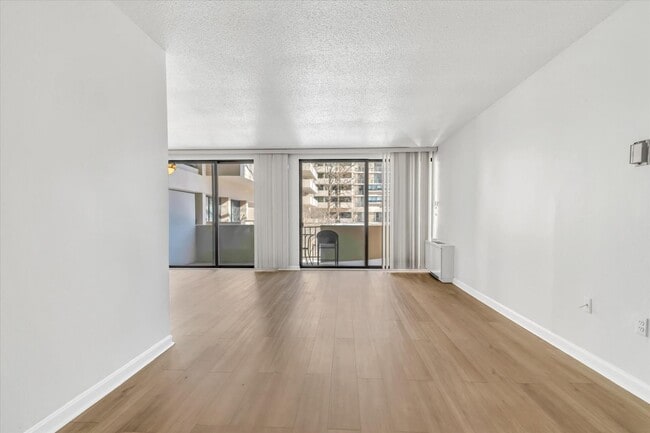 4141 Henderson Rd in Arlington, VA - Foto de edificio - Building Photo