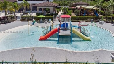 8005 NW 104th Ave in Doral, FL - Foto de edificio - Building Photo