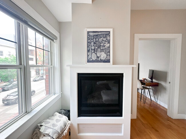 345 W Broadway, Unit 1 in Boston, MA - Building Photo - Building Photo