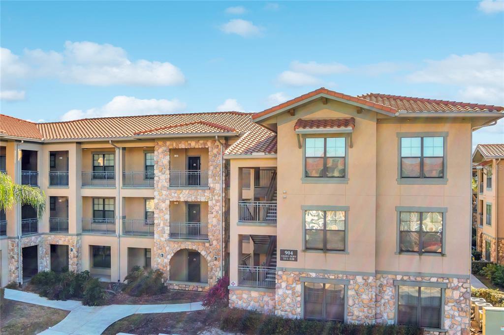 904 Charo Pkwy in Davenport, FL - Building Photo