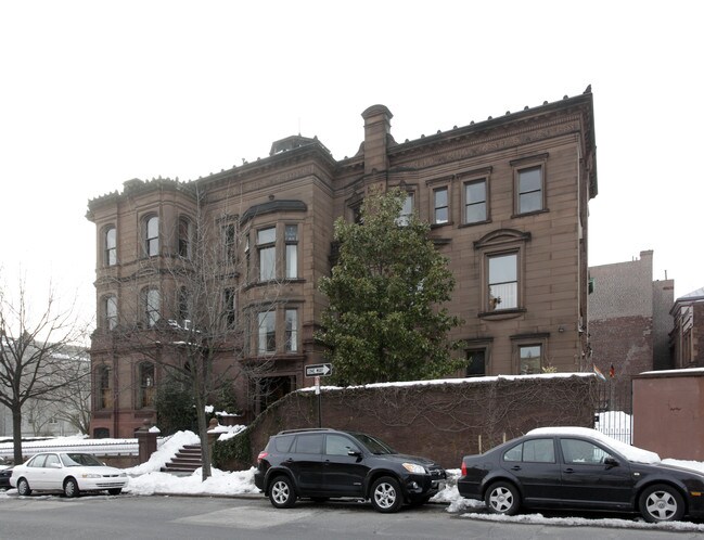 2201-2205 Green St in Philadelphia, PA - Building Photo - Building Photo