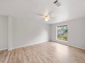 23118 Wintergate Dr in Spring, TX - Building Photo - Building Photo