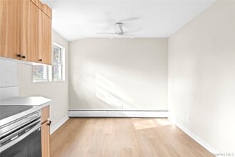 246 Atlantic Pl in Hauppauge, NY - Building Photo - Building Photo