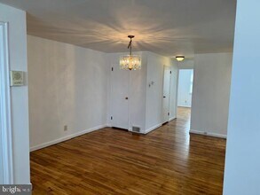 112 Clement Rd-Unit -D in Oreland, PA - Building Photo - Building Photo