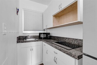 110 NW 9th Ave in Miami, FL - Building Photo - Building Photo