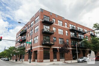 1 S Leavitt St in Chicago, IL - Foto de edificio - Building Photo