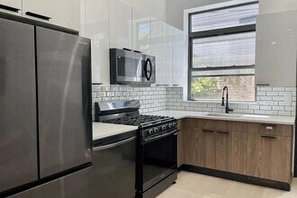 202 St Nicholas Ave in Brooklyn, NY - Building Photo - Building Photo