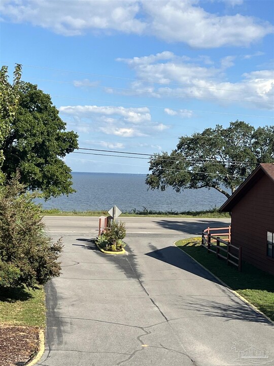 2335 Sugartree Ave in Pensacola, FL - Foto de edificio