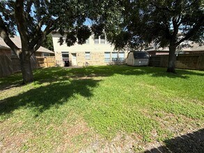 7819 Blue Stream Ct in Houston, TX - Building Photo - Building Photo