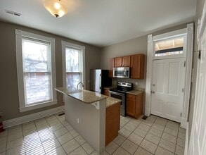 885 Dennison Ave in Columbus, OH - Building Photo - Building Photo