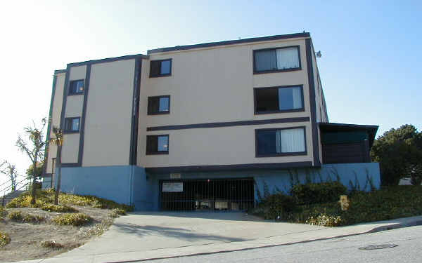 Ocean View Senior Apartments in Pacifica, CA - Building Photo - Building Photo