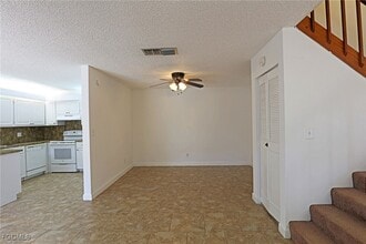 12351 Woodrose Ct in Ft. Myers, FL - Building Photo - Building Photo