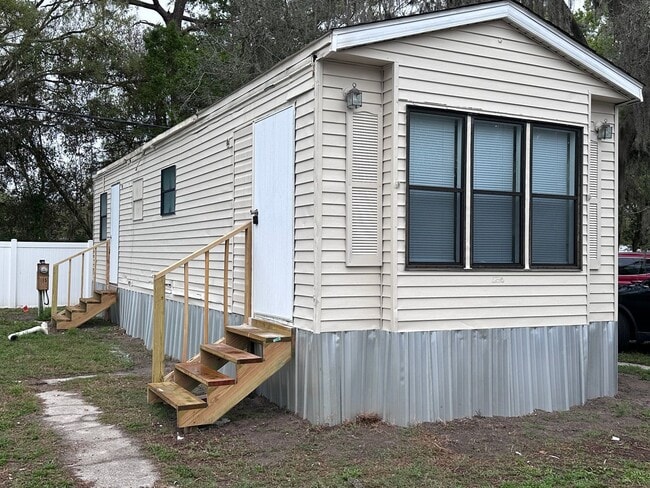 37021 Tucker Rd in Zephyrhills, FL - Building Photo - Building Photo