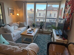 1700 17th St NW, Unit 405 in Washington, DC - Building Photo - Building Photo