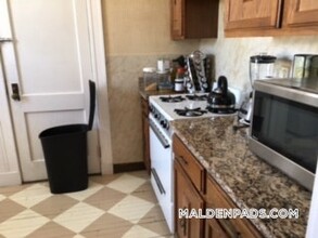 86 Maple St in Malden, MA - Building Photo - Building Photo