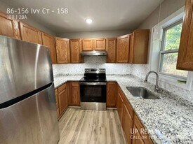 86-156 Ivy Ct in Groton, CT - Building Photo