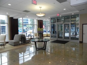 1020 N Highland St-Unit -605 in Arlington, VA - Building Photo - Building Photo