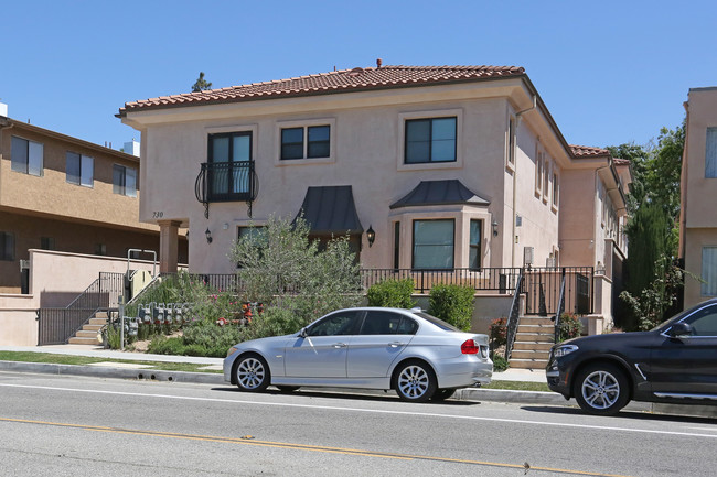 730 S Marengo Ave in Pasadena, CA - Foto de edificio - Building Photo