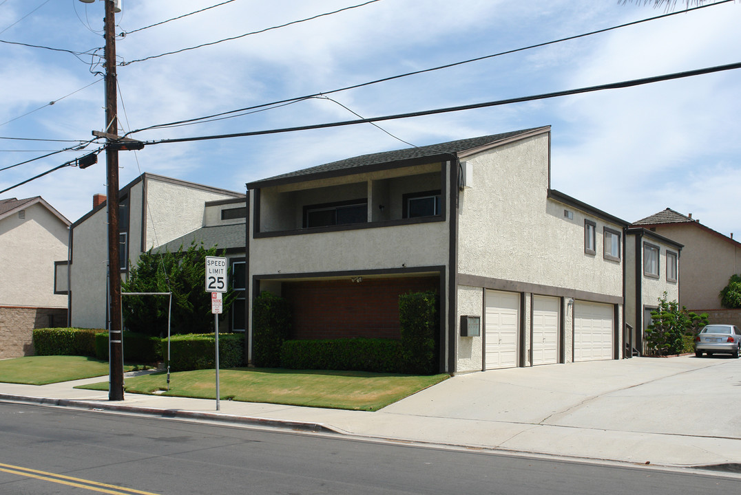 16692 Green St in Huntington Beach, CA - Building Photo