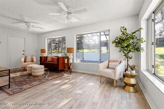 7370 Holiday Dr in Spring Hill, FL - Building Photo - Building Photo