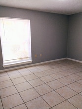 1652 Cedar Lake Dr in Baton Rouge, LA - Foto de edificio - Building Photo