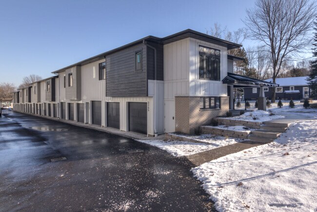 3265 Fairfax St in Eau Claire, WI - Building Photo - Building Photo